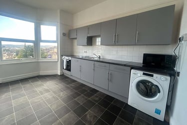 6 bed house, Lipson Road, Lipson, Plymouth, PL48PN - Image 1
